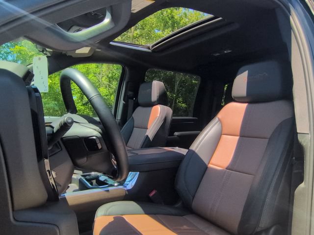 Used 2026 Chevrolet Silverado 3500 High Country w/ High Country Premium Package AWD/4WD image 22