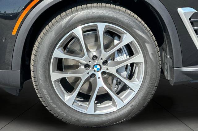 New 2026 BMW X5 xDrive50e w/ Parking Assistance Package image 26