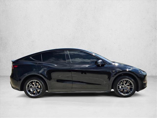 Used 2024 Tesla Model Y Long Range RWD image 4