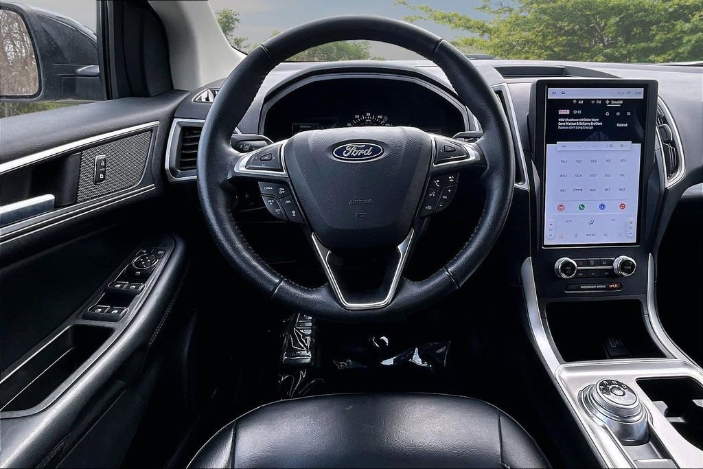 Used 2023 Ford Edge SEL image 5
