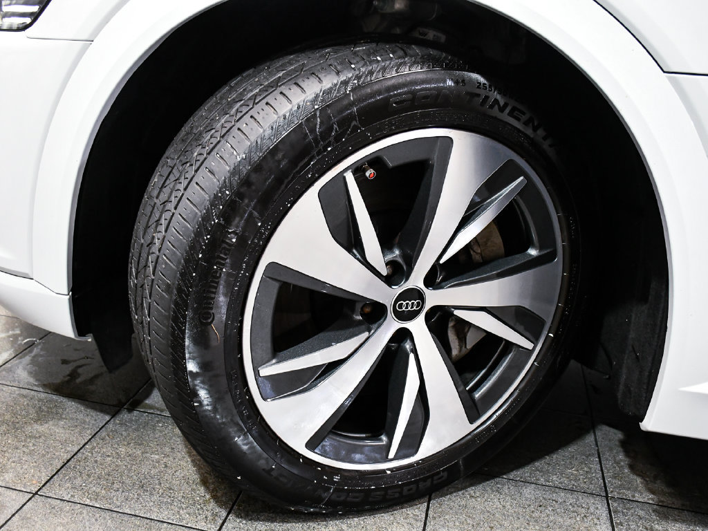 Used 2024 Audi Q8 e-tron Premium AWD/4WD image 7