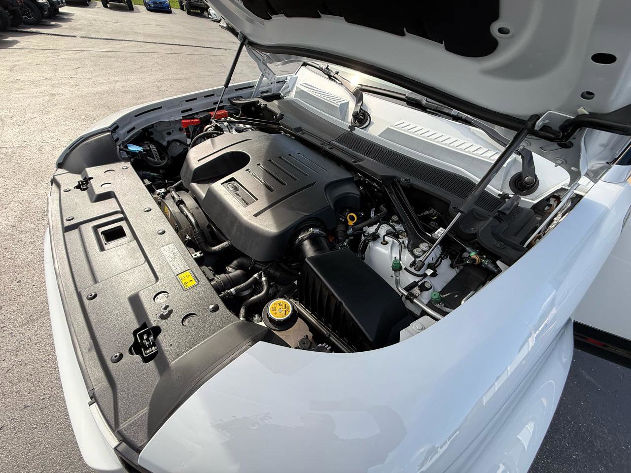 Used 2023 Land Rover Defender 110 X-Dynamic SE image 49