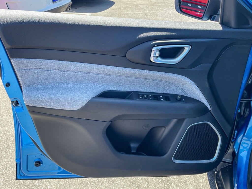 New 2025 Jeep Compass Latitude image 12