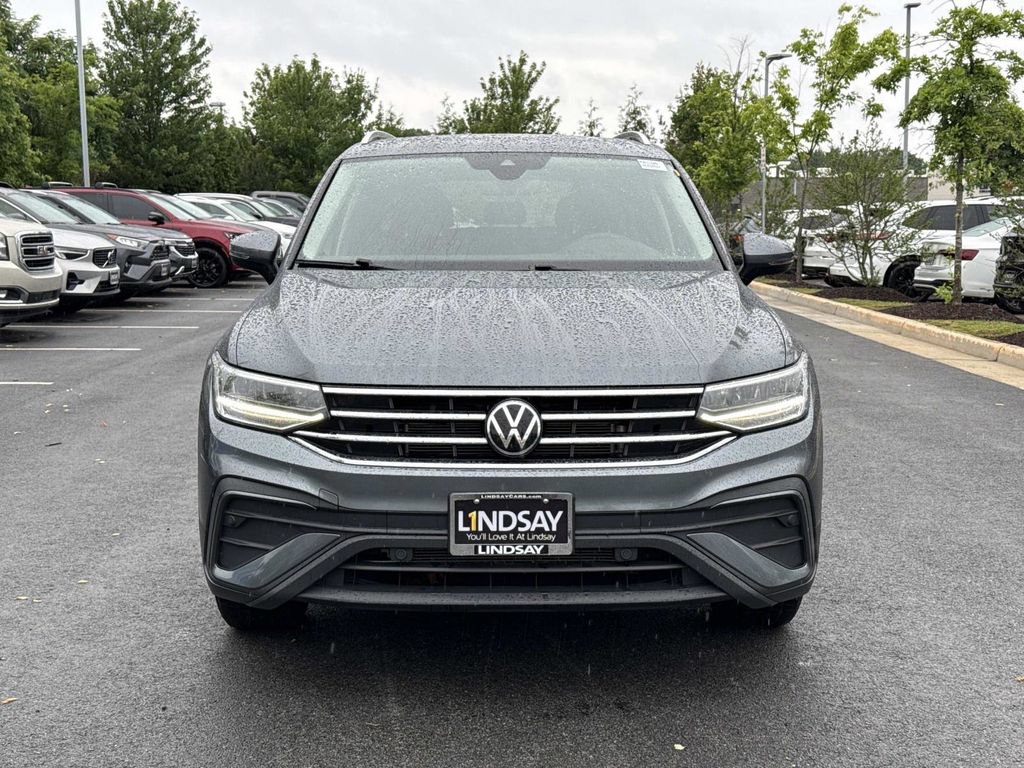 Used 2024 Volkswagen Tiguan SE w/ Panoramic Sunroof Package AWD/4WD image 7