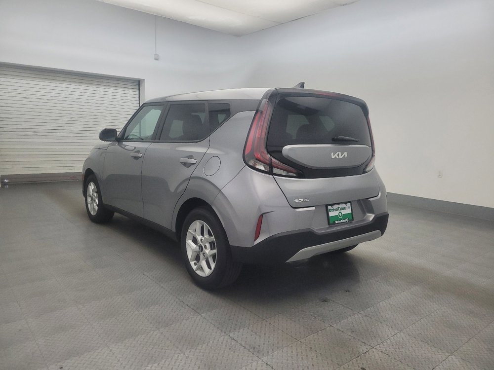 Used 2025 Kia Soul LX w/ LX Technology Package FWD image 5