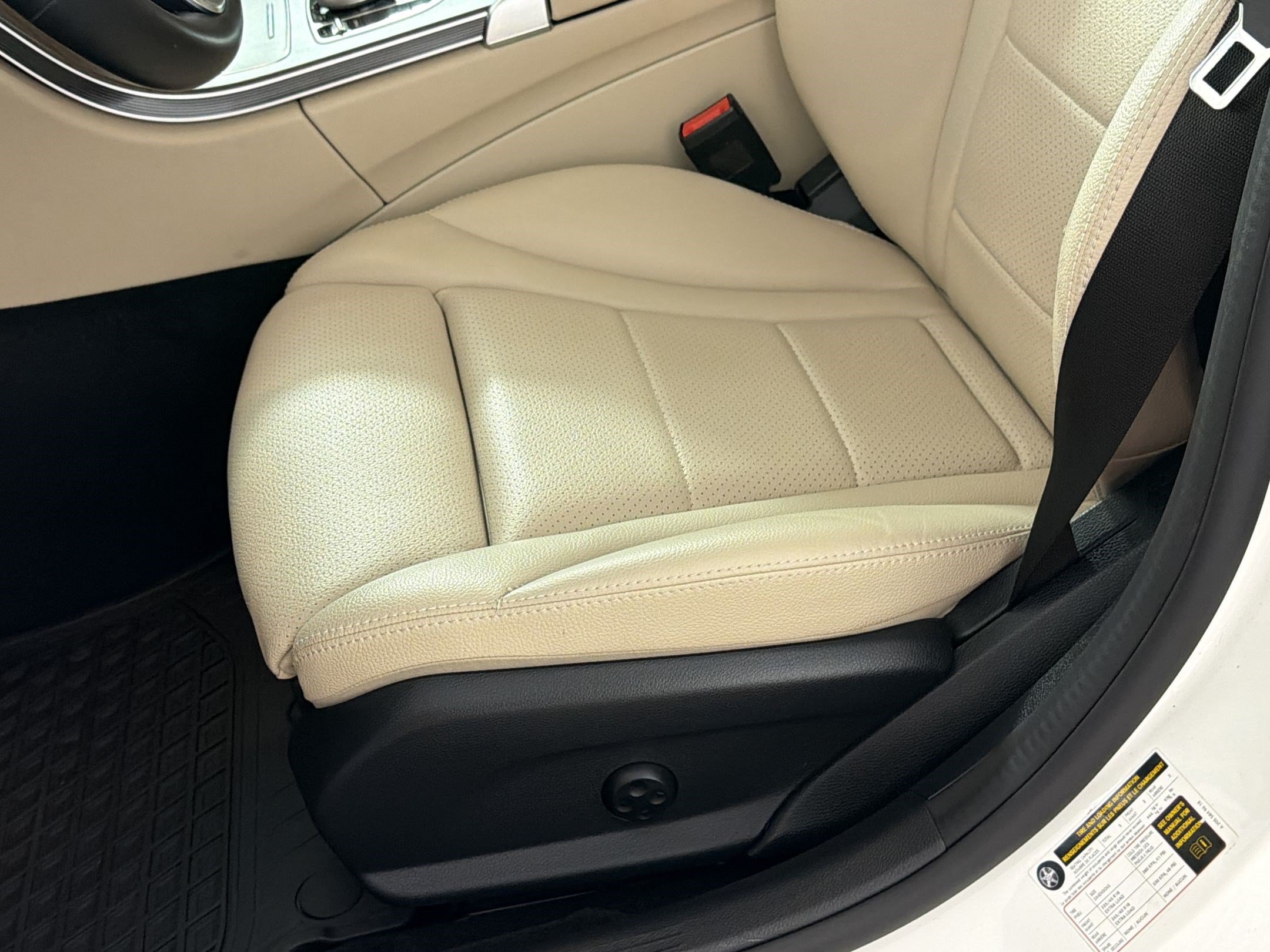Certified 2021 Mercedes-Benz C 300 4MATIC Sedan image 15