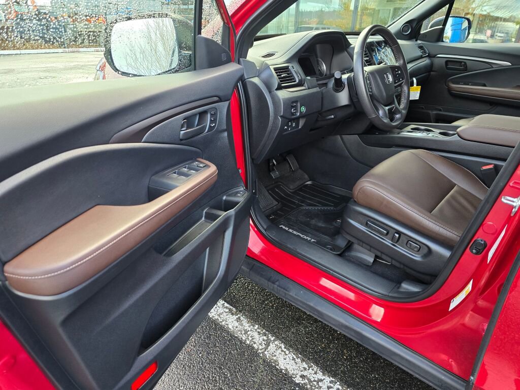 Certified 2025 Honda Passport EX-L image 11