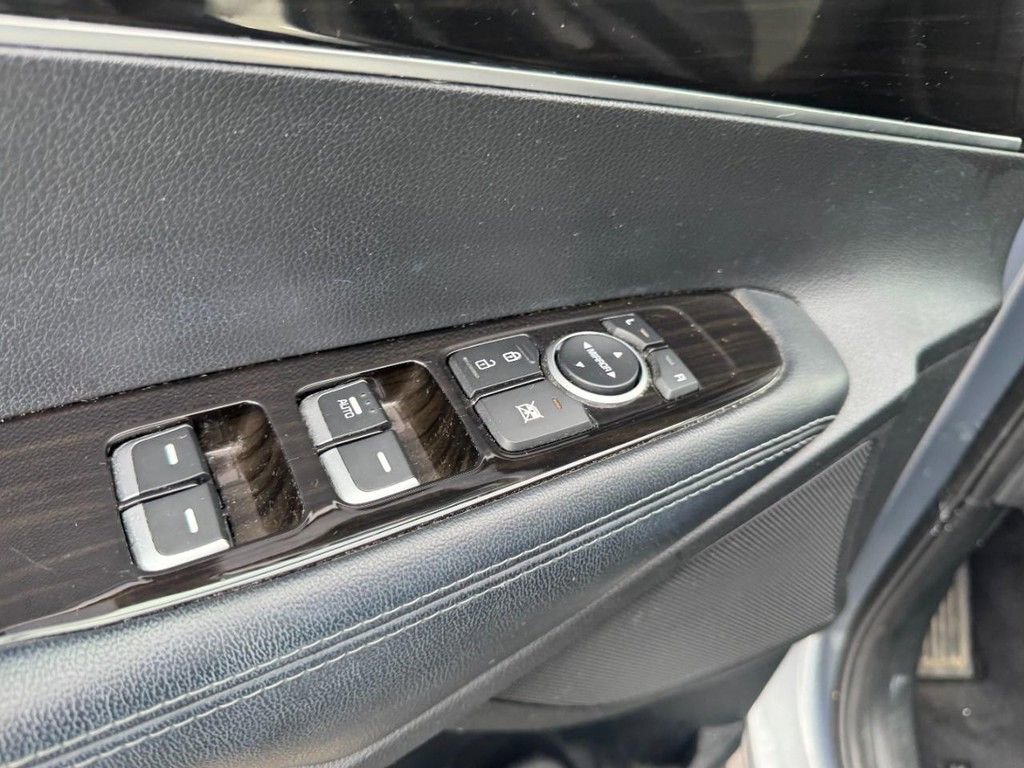 Used 2020 Kia Sorento L image 15