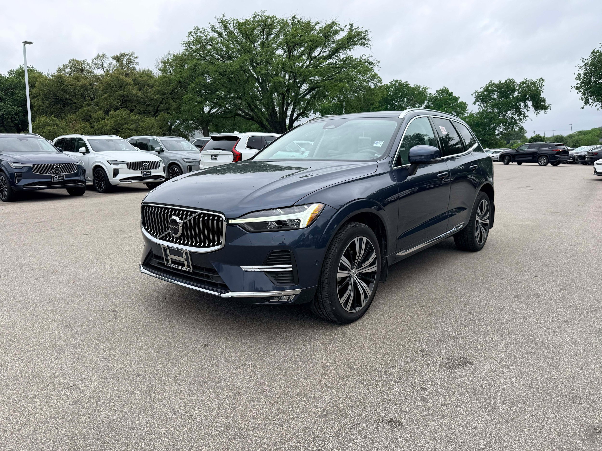 Certified 2023 Volvo XC60 B5 Plus w/ Climate Package FWD image 2