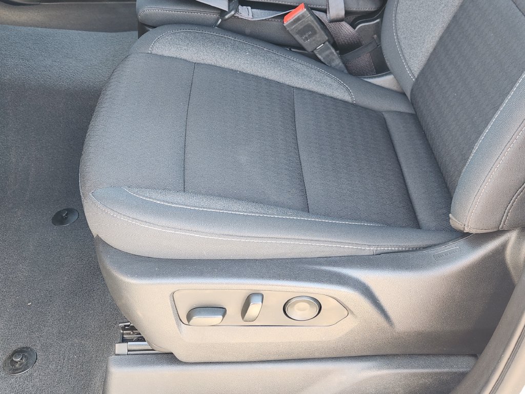 Used 2023 Chevrolet Silverado 1500 LT AWD/4WD image 23