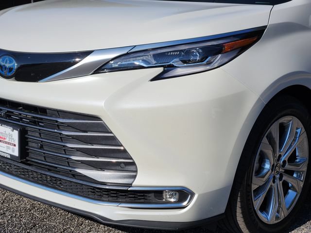 Certified 2021 Toyota Sienna Platinum FWD image 6