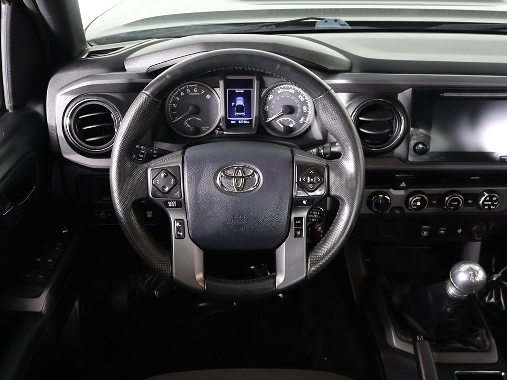 Used 2018 Toyota Tacoma TRD Sport AWD/4WD image 30