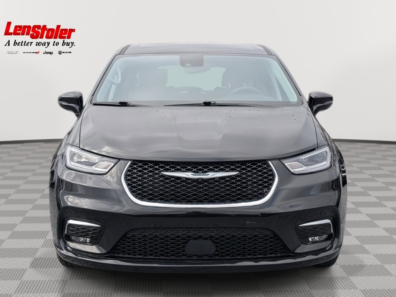 Used 2024 Chrysler Pacifica Touring-L image 8