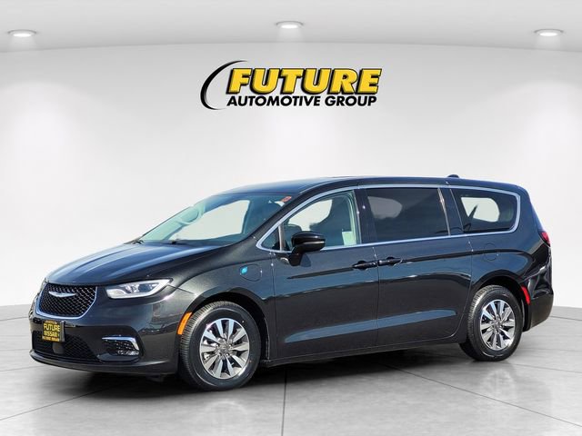 Used 2023 Chrysler Pacifica Touring-L image 5