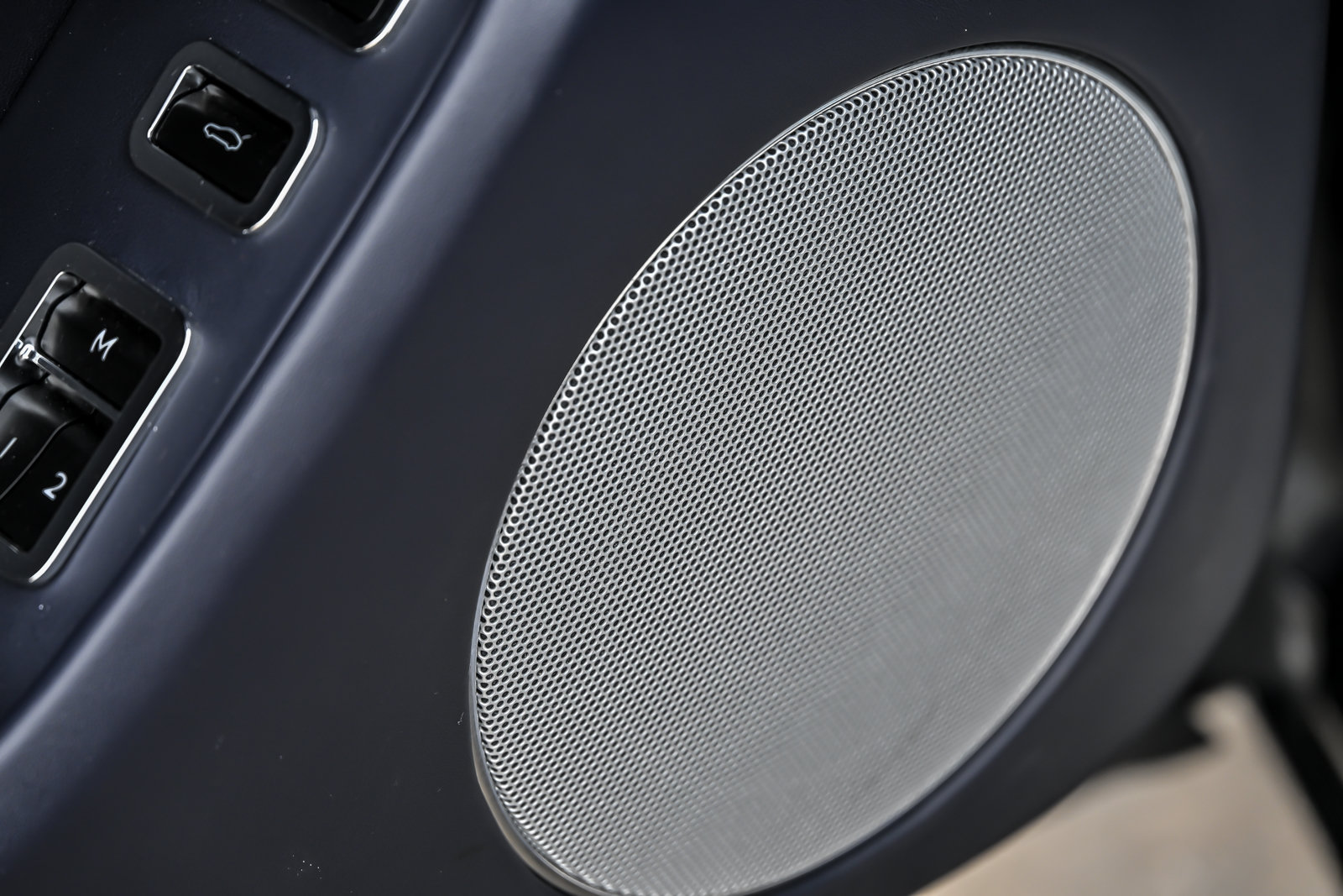 Certified 2023 Bentley Flying Spur Plug-In Hybrid AWD/4WD image 19