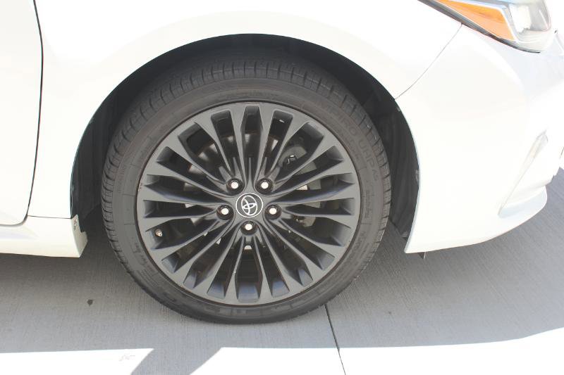 Used 2018 Toyota Avalon Touring w/ Carpet Mat Package image 44