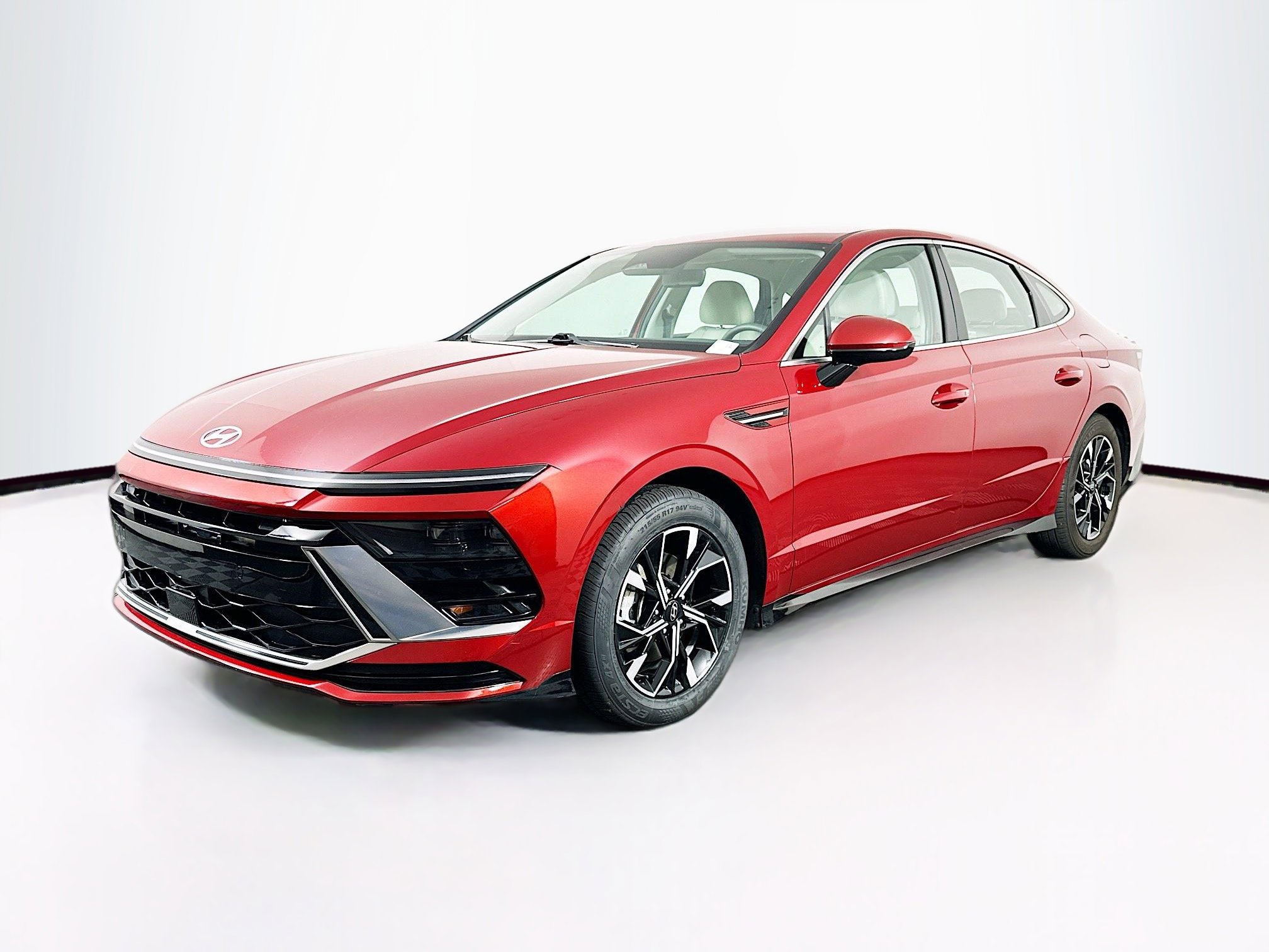 Used 2025 Hyundai Sonata SEL FWD image 3