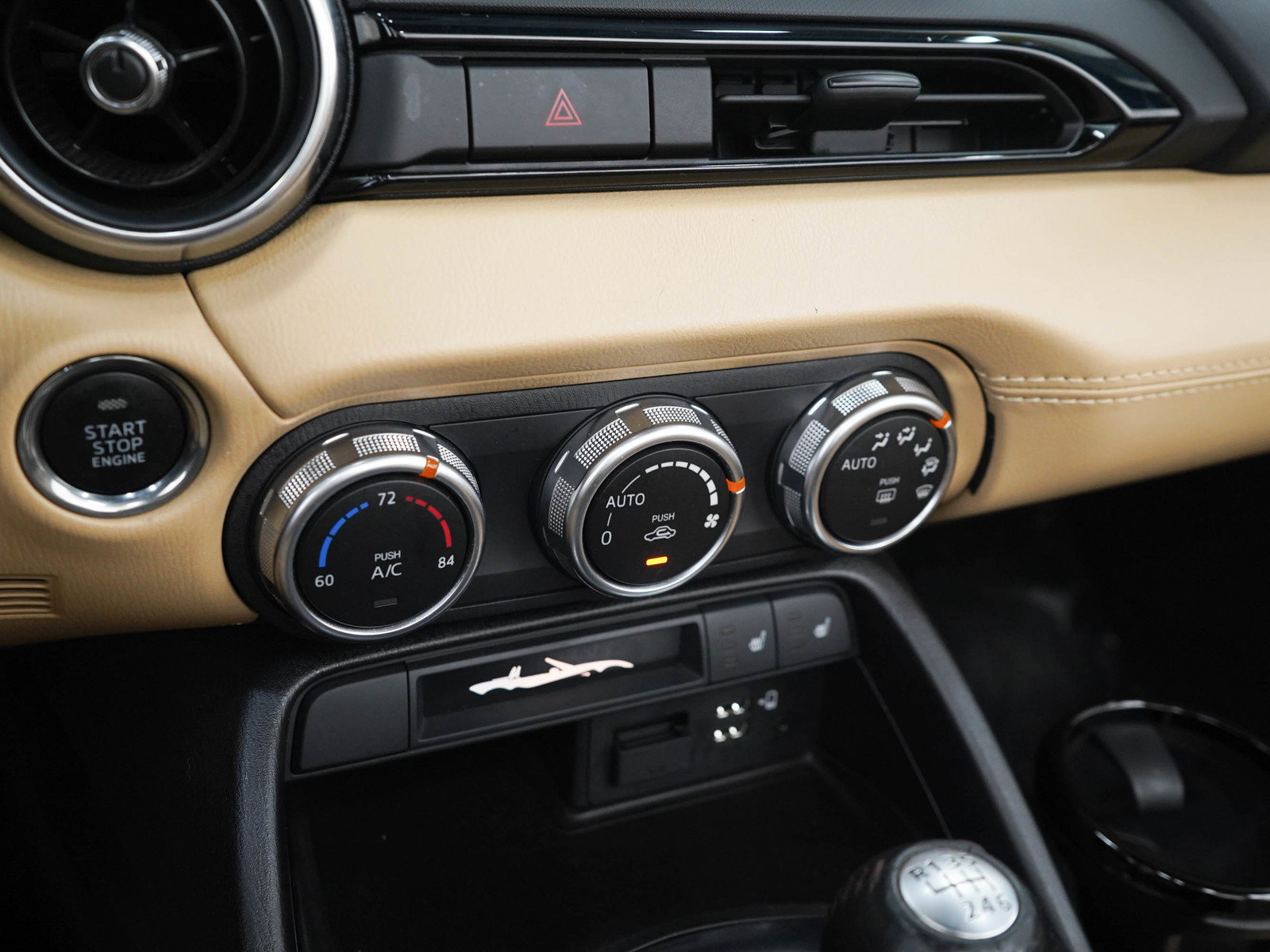 Used 2016 MAZDA MX-5 Miata Grand Touring RWD image 17