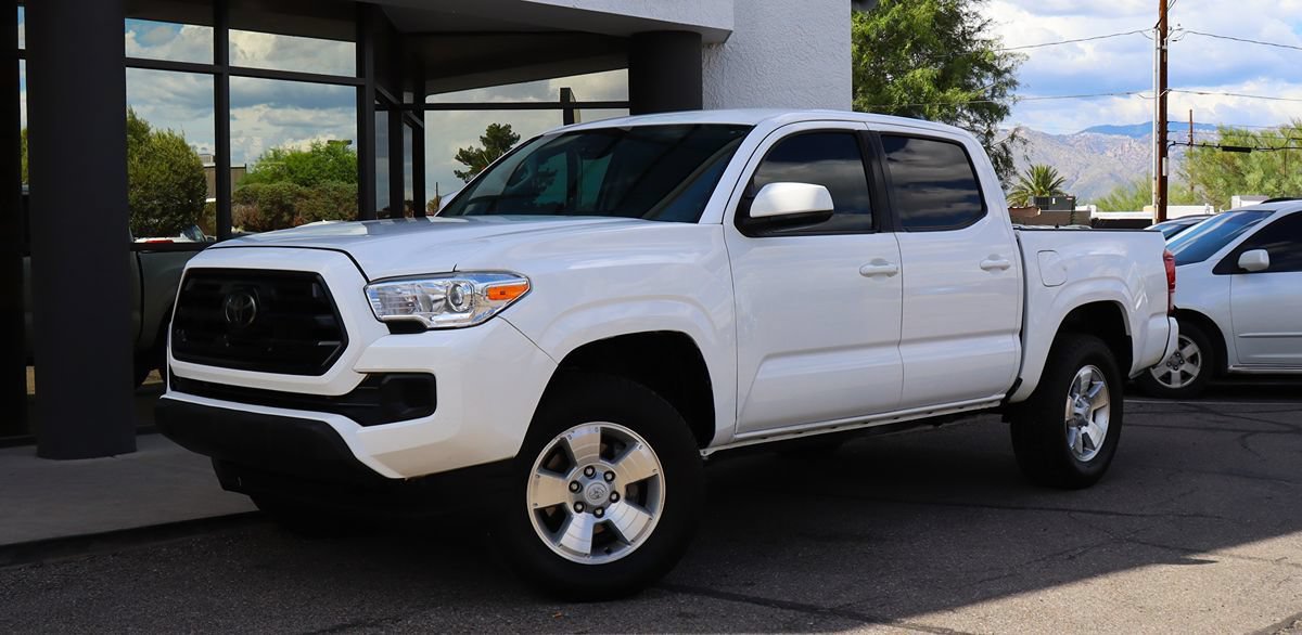Used 2018 Toyota Tacoma SR w/ SR Convenience Package AWD/4WD image 2