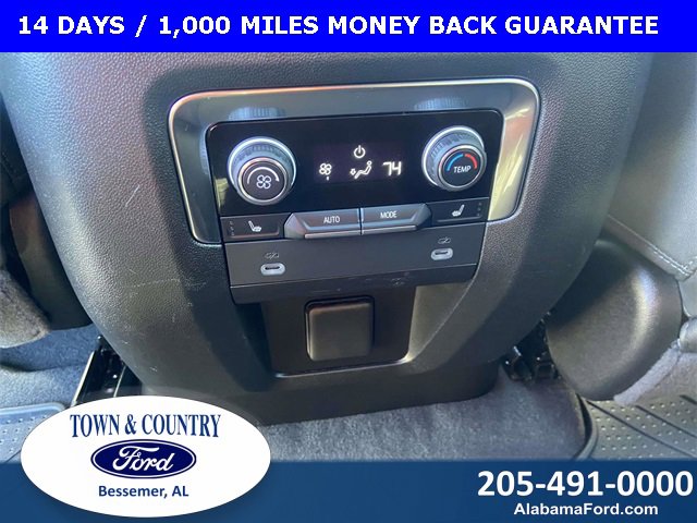 Used 2024 Chevrolet Suburban Z71 w/ Luxury Package image 13