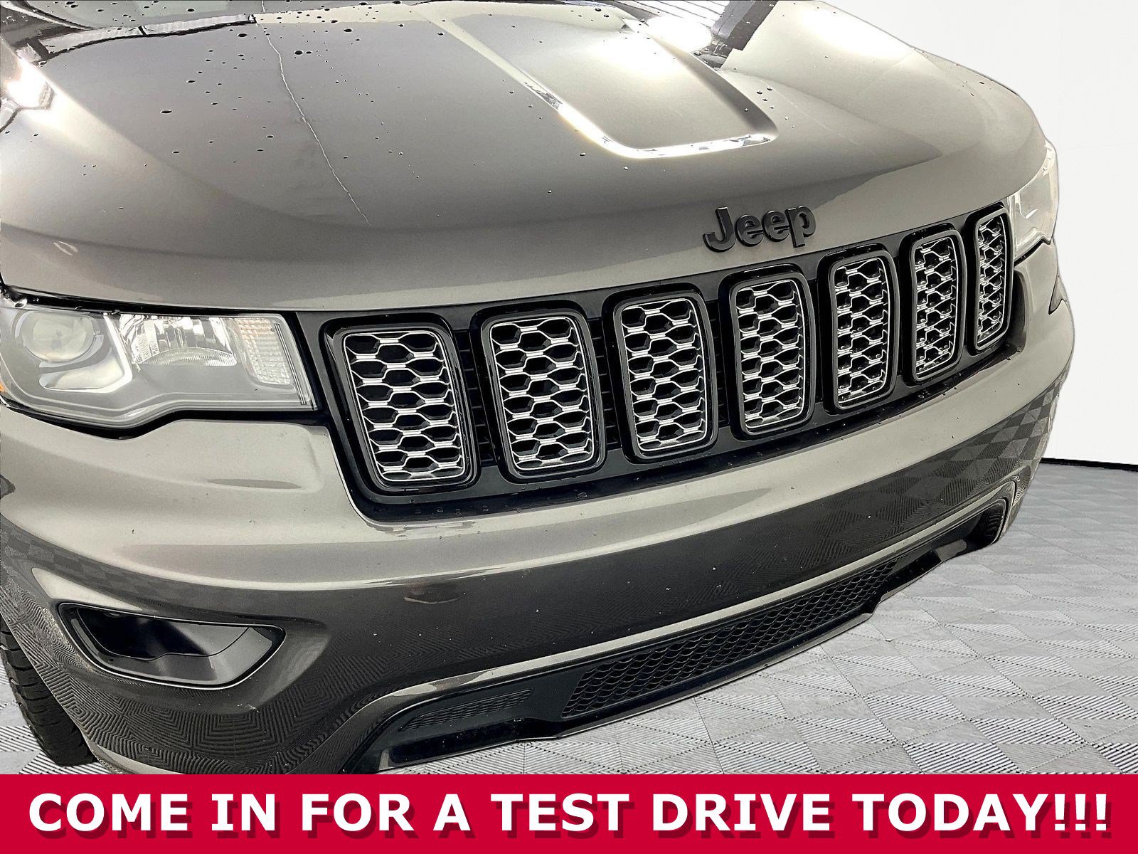 Used 2019 Jeep Grand Cherokee Altitude AWD/4WD image 29