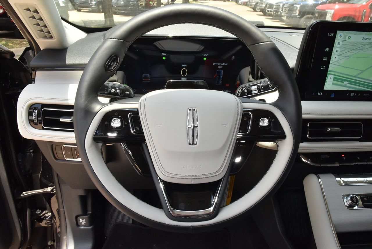 New 2026 Lincoln Aviator Reserve AWD/4WD image 24