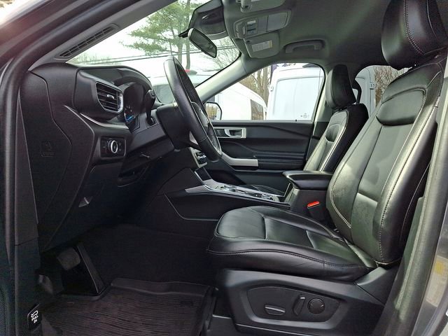 Certified 2023 Ford Explorer XLT w/ Equipment Group 202A image 14