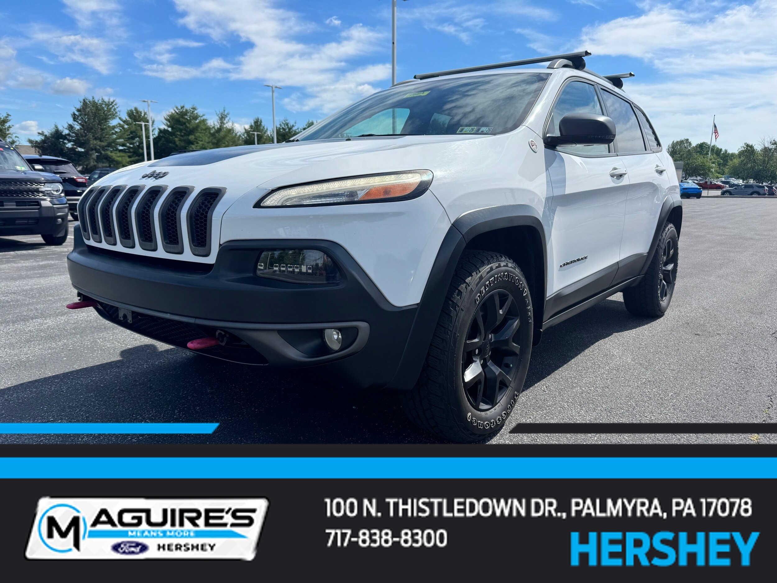 Used 2016 Jeep Cherokee Trailhawk w/ Comfort/Convenience Group AWD/4WD image 1
