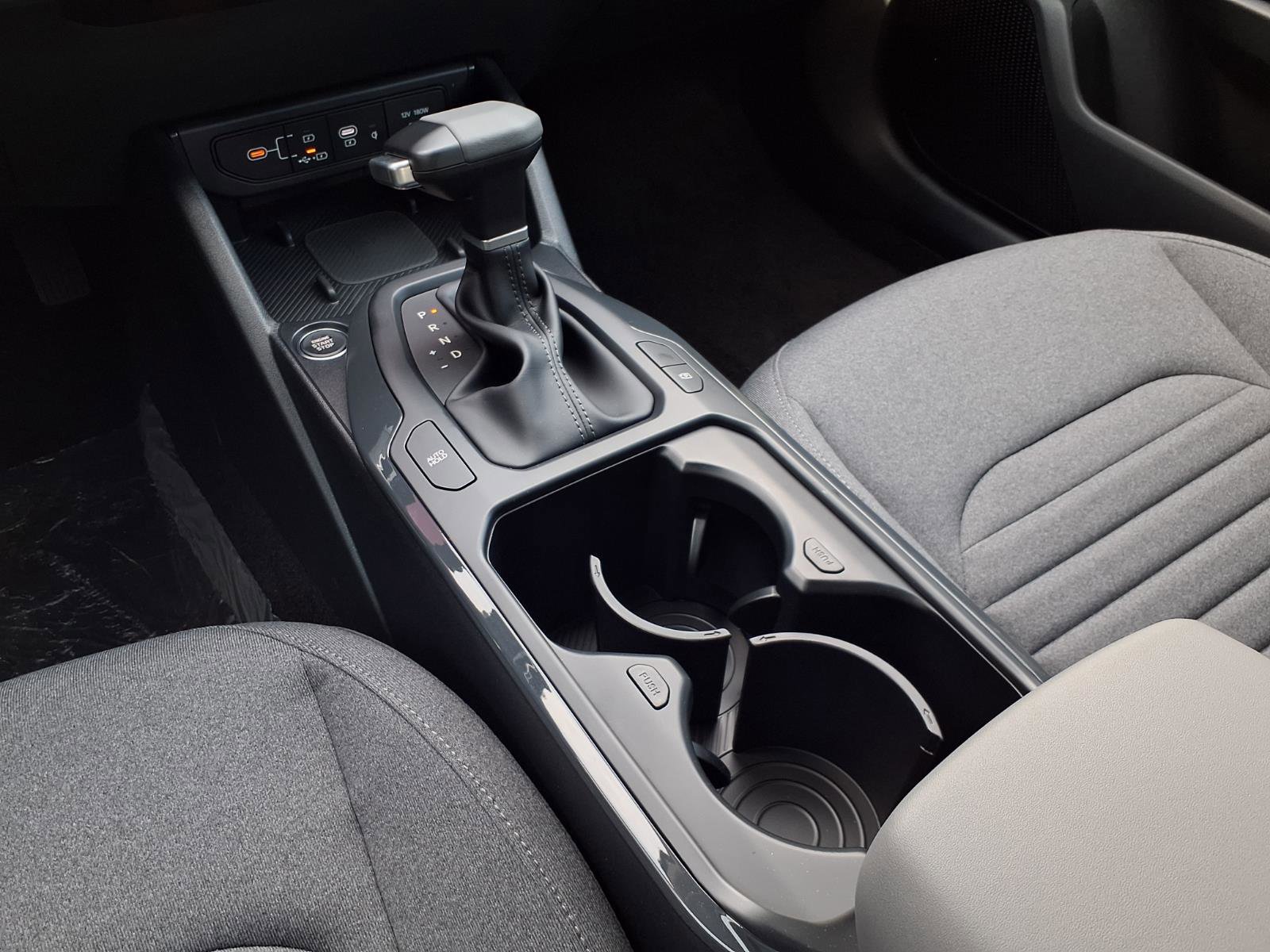 New 2025 Kia K4 EX image 9