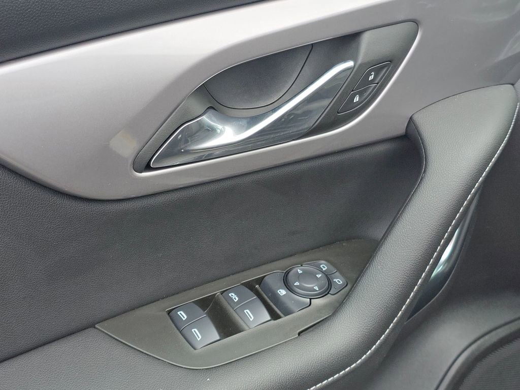 Used 2025 Chevrolet Blazer LT w/ Midnight/Sport Edition FWD image 11