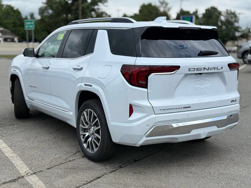 New 2027 GMC Terrain Denali w/ LPO, Floor Liner Package AWD/4WD image 4
