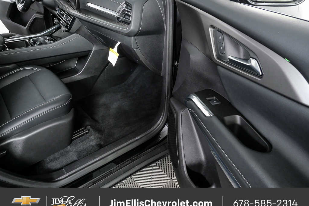 Certified 2025 Chevrolet Traverse LT image 24