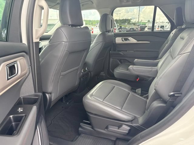 Used 2025 Ford Explorer Active w/ Active Comfort Package RWD image 15