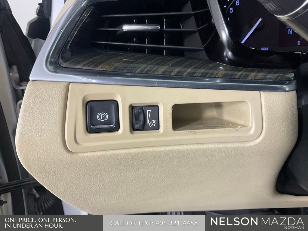 Used 2017 Cadillac XT5 FWD image 40