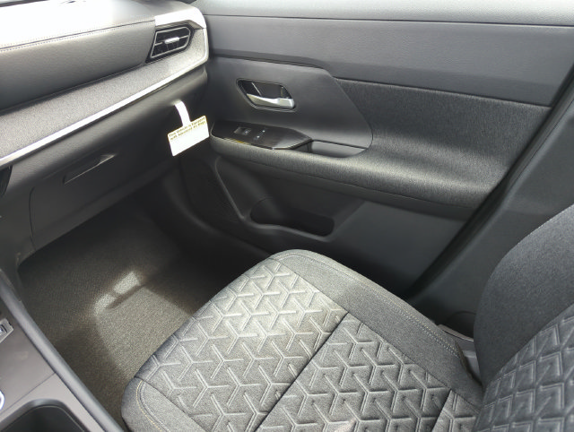 New 2026 Nissan Kicks SV w/ Interior Electronics Package FWD image 23