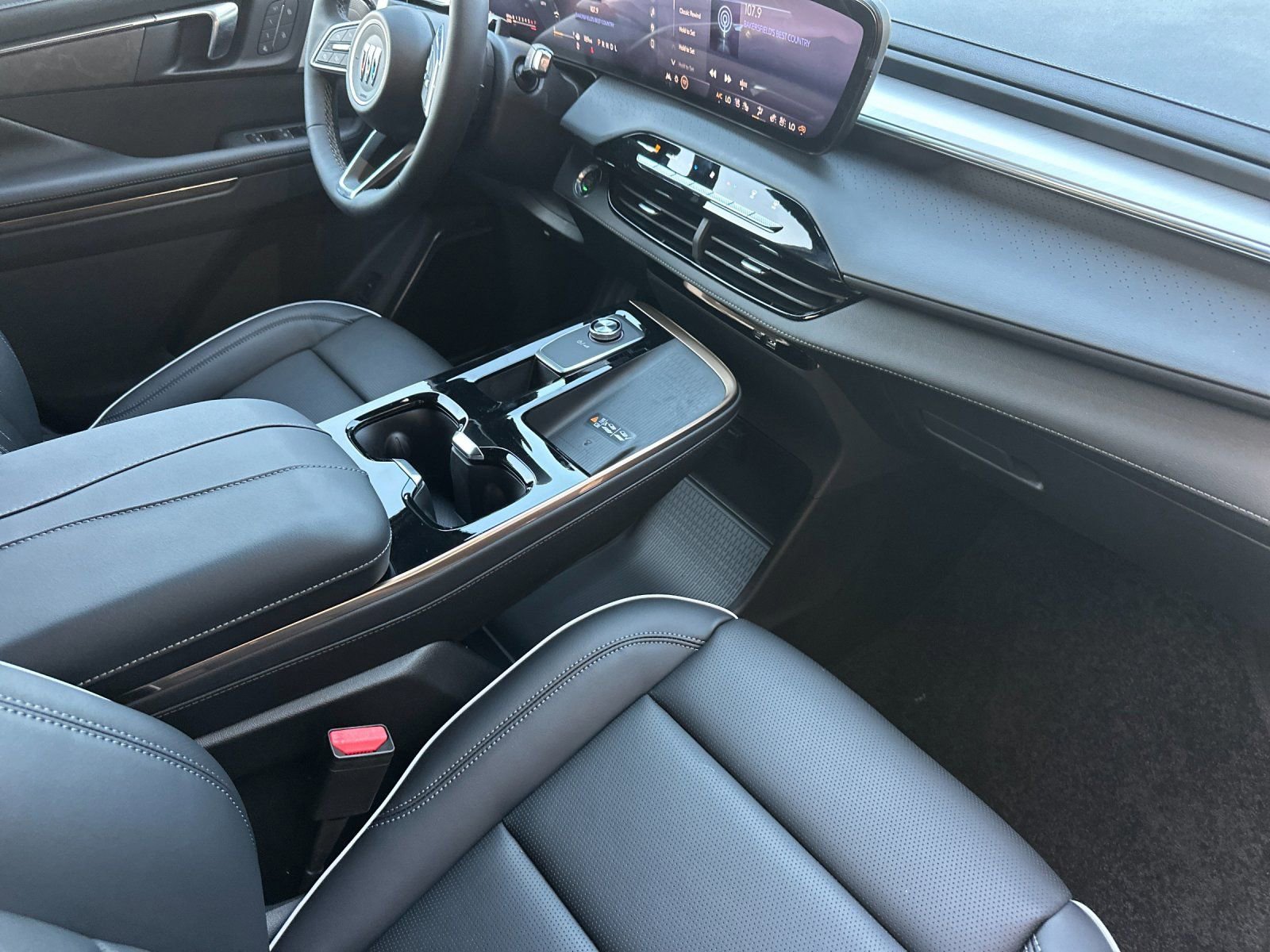 New 2026 Buick Enclave Avenir w/ Super Cruise Package FWD image 17