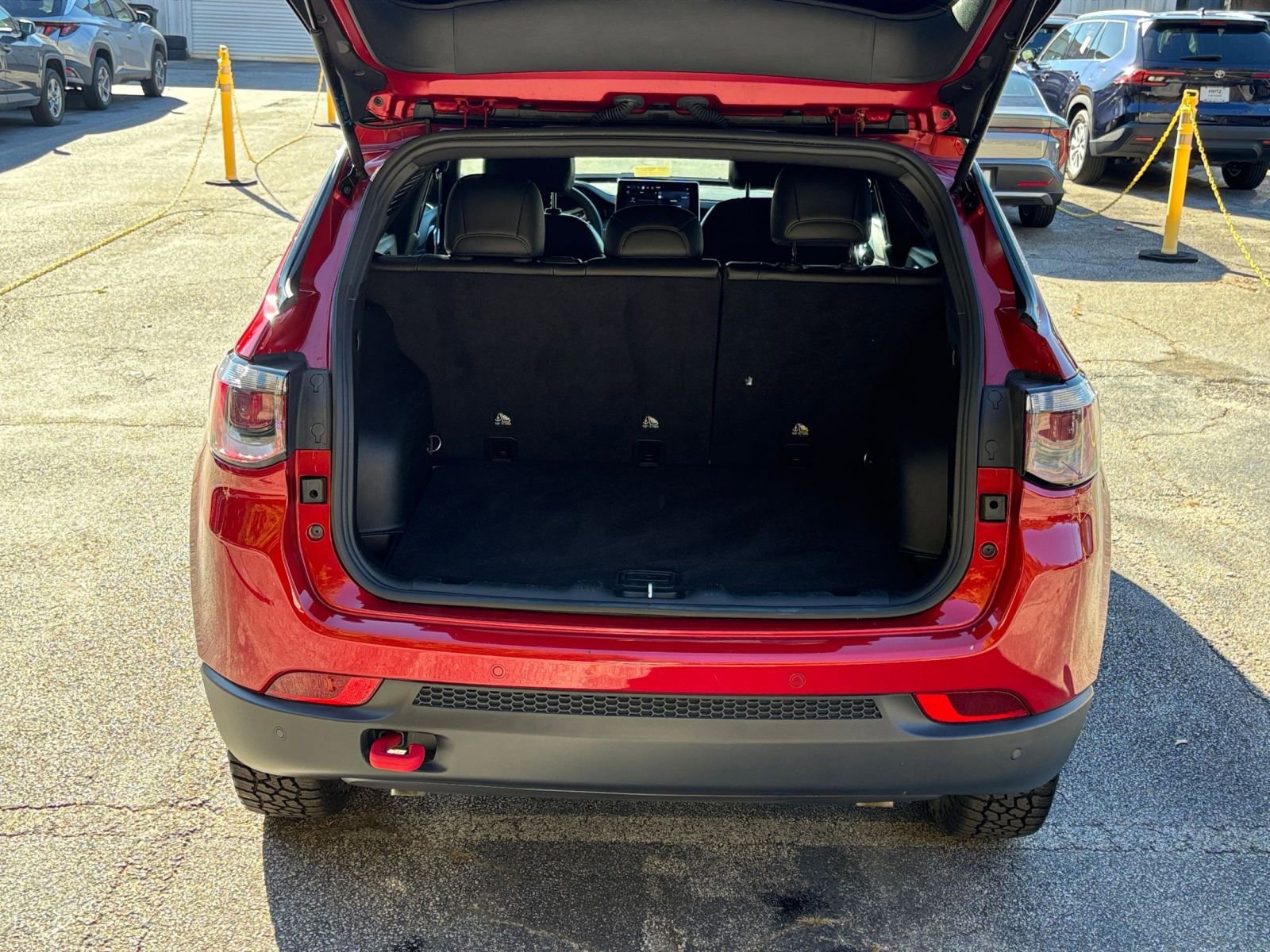 Used 2025 Jeep Compass Trailhawk image 31