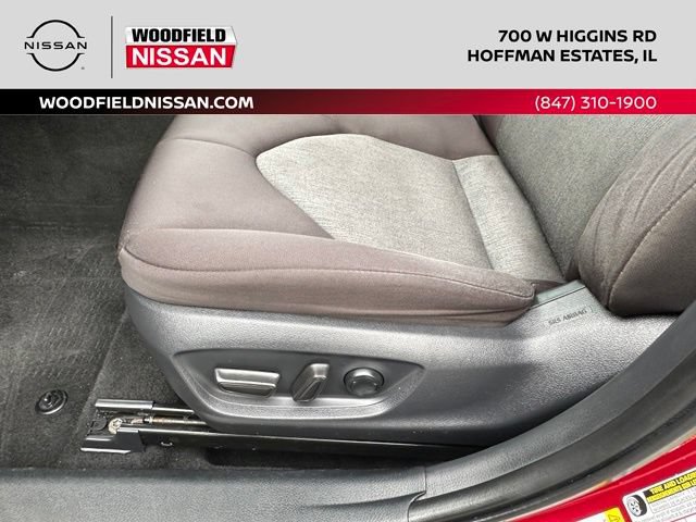 Used 2019 Toyota Camry LE FWD image 25