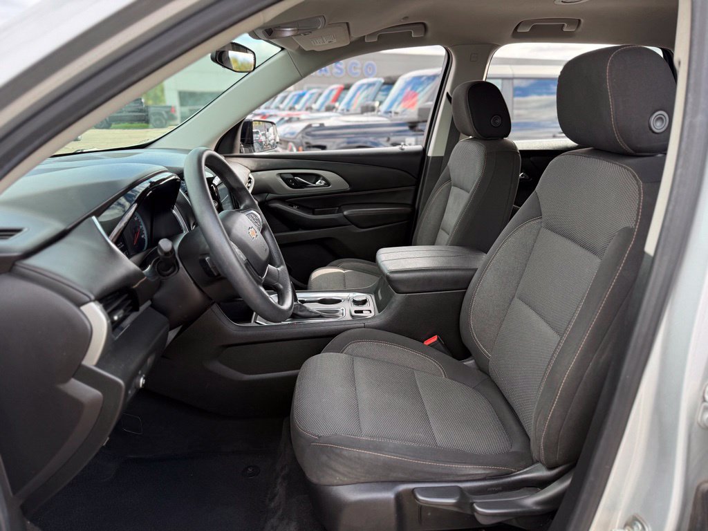 Used 2019 Chevrolet Traverse LS w/ LPO, Blackout Package FWD image 9