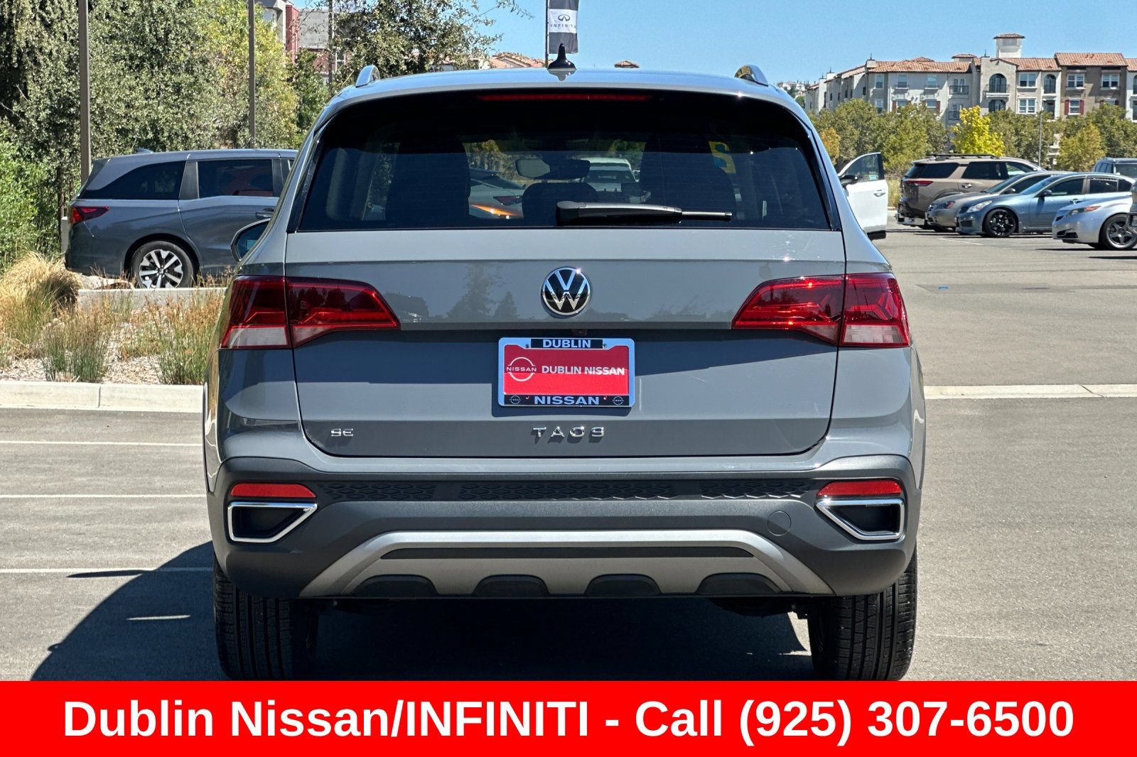 Used 2023 Volkswagen Taos SE w/ Black Wheel Package FWD image 5