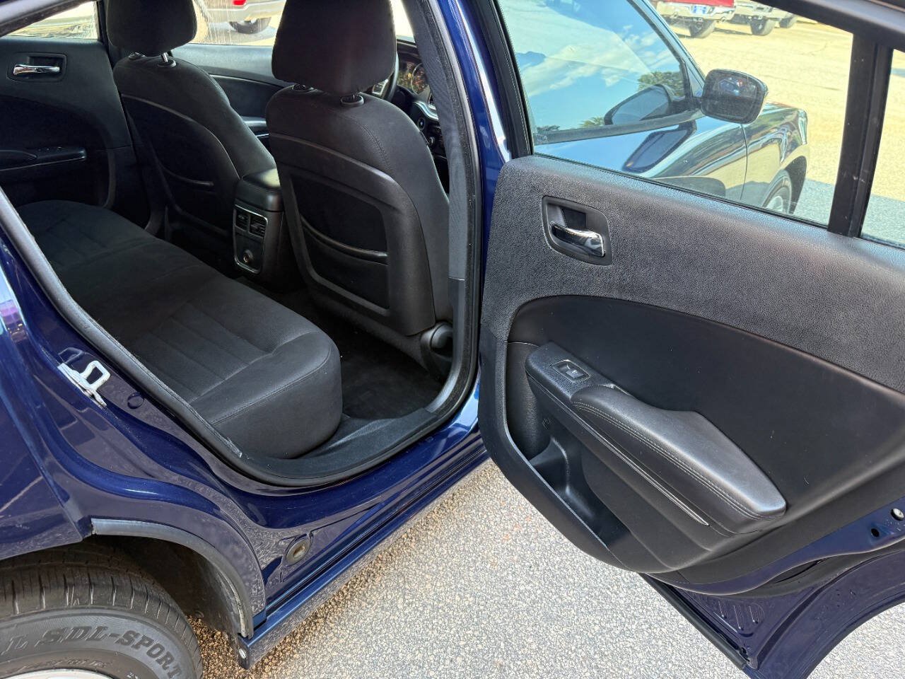 Used 2014 Dodge Charger SE RWD image 15
