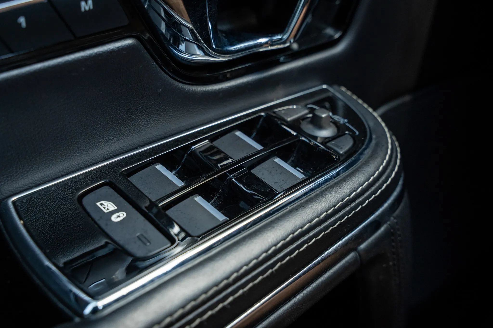 Used 2019 Jaguar XJ L Supercharged RWD image 26