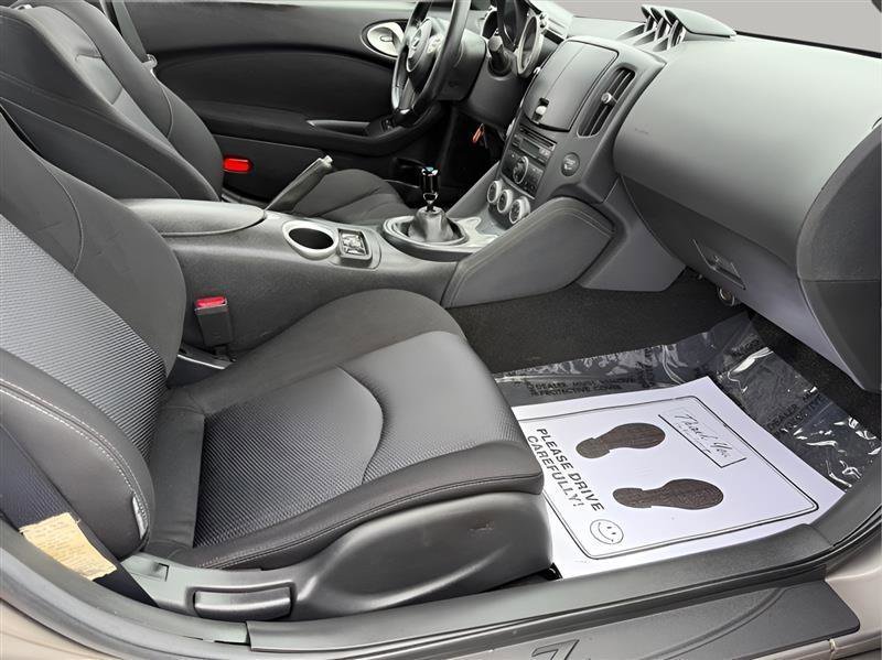 Used 2009 Nissan 370Z Coupe w/ Sport Pkg RWD image 19