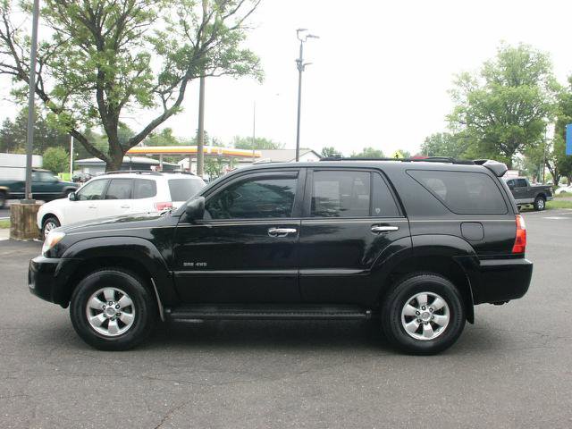 Used 2007 Toyota 4Runner SR5 AWD/4WD image 2