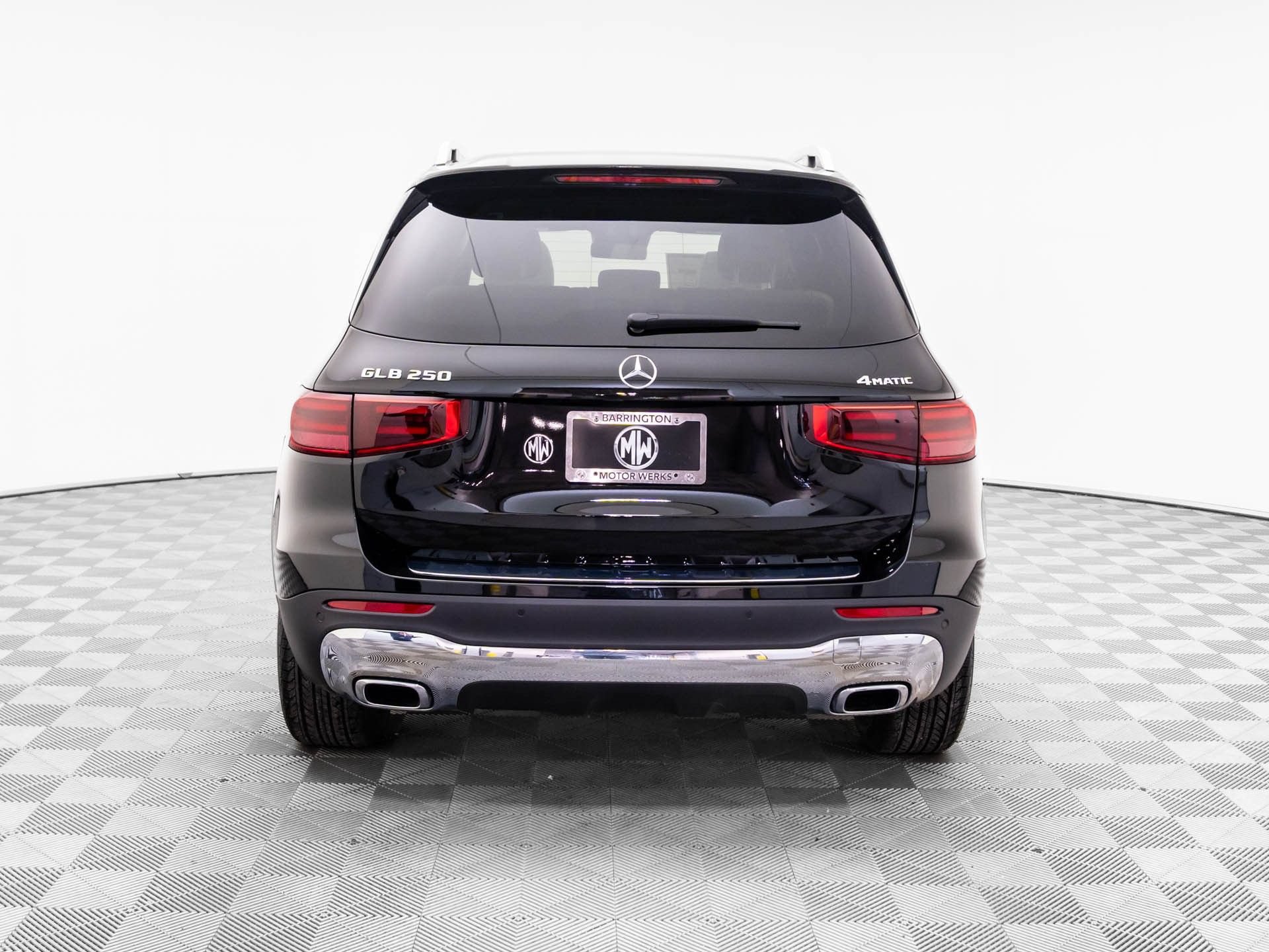 New 2026 Mercedes-Benz GLB 250 4MATIC image 4