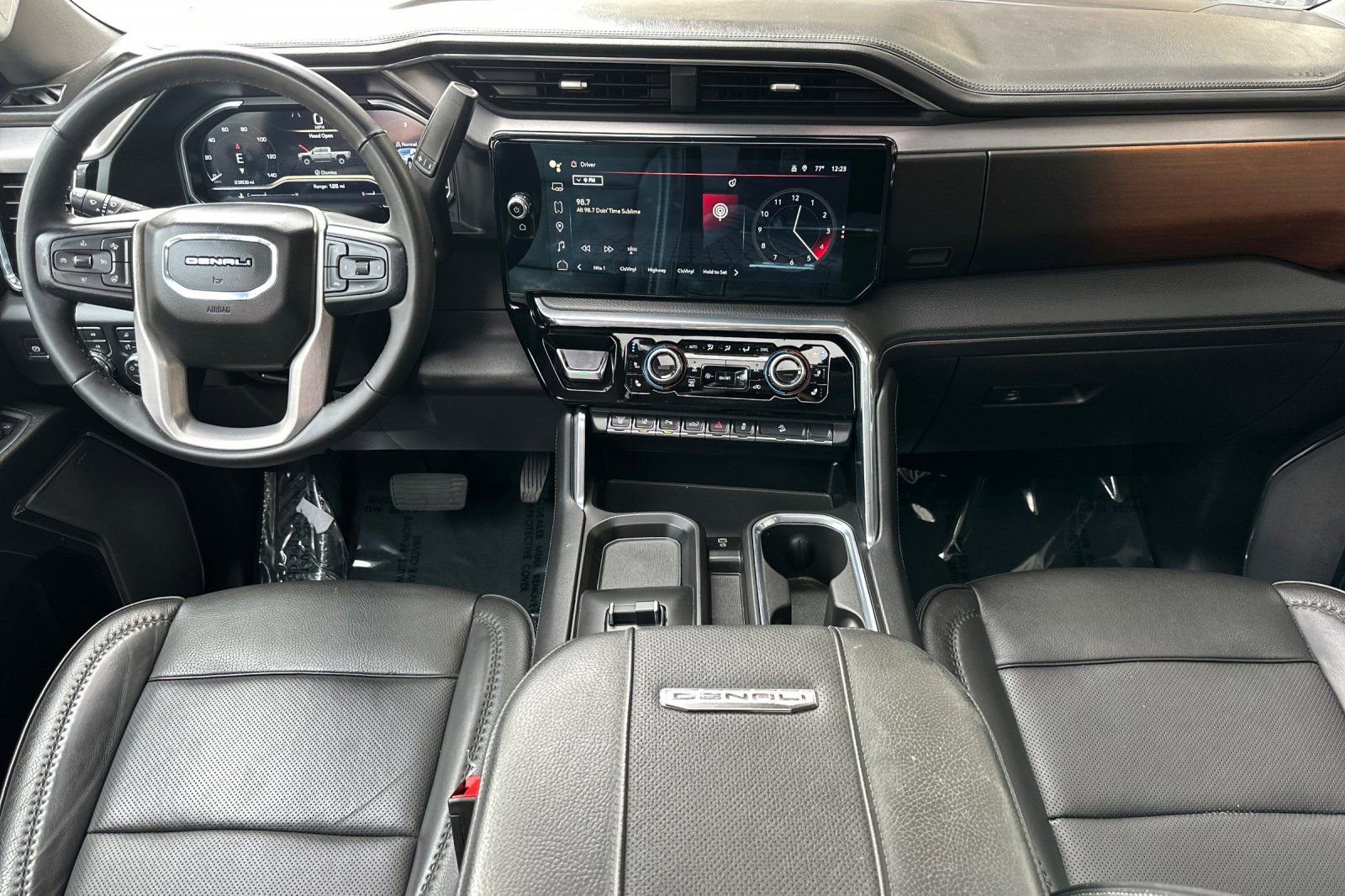 Certified 2024 GMC Sierra 2500 Denali w/ Denali Reserve Package image 16