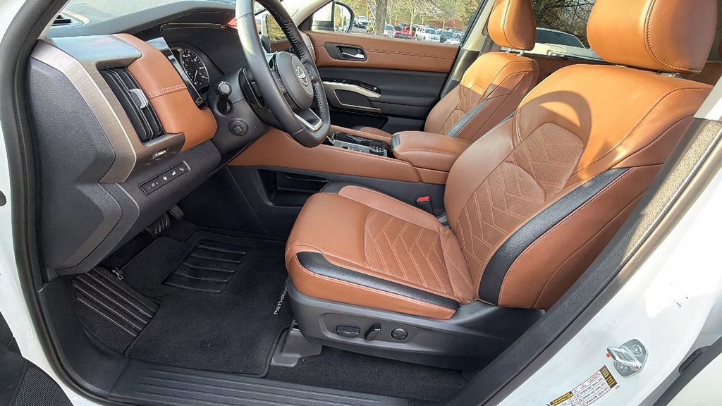 Used 2022 Nissan Pathfinder Platinum image 13