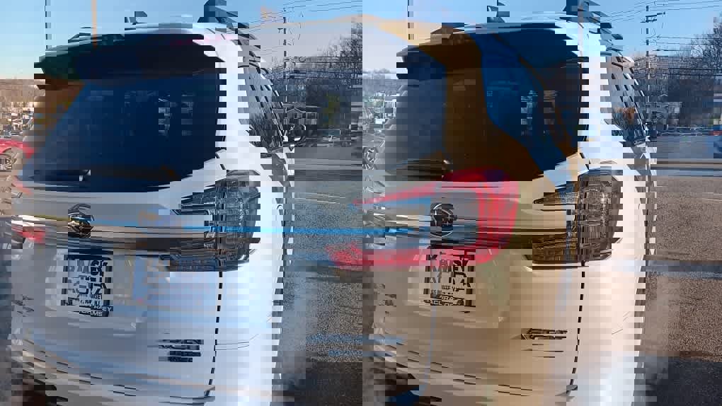 Used 2023 Subaru Ascent Limited image 5