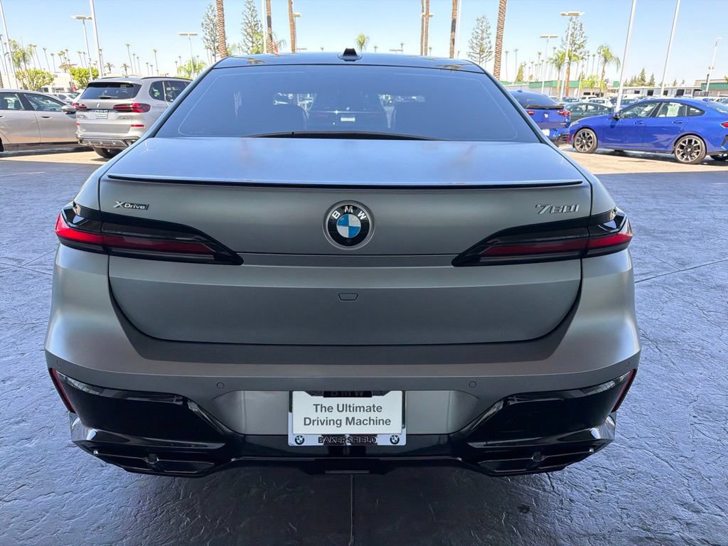 Used 2023 BMW 760i xDrive w/ Luxury Rear Seating Package AWD/4WD image 4