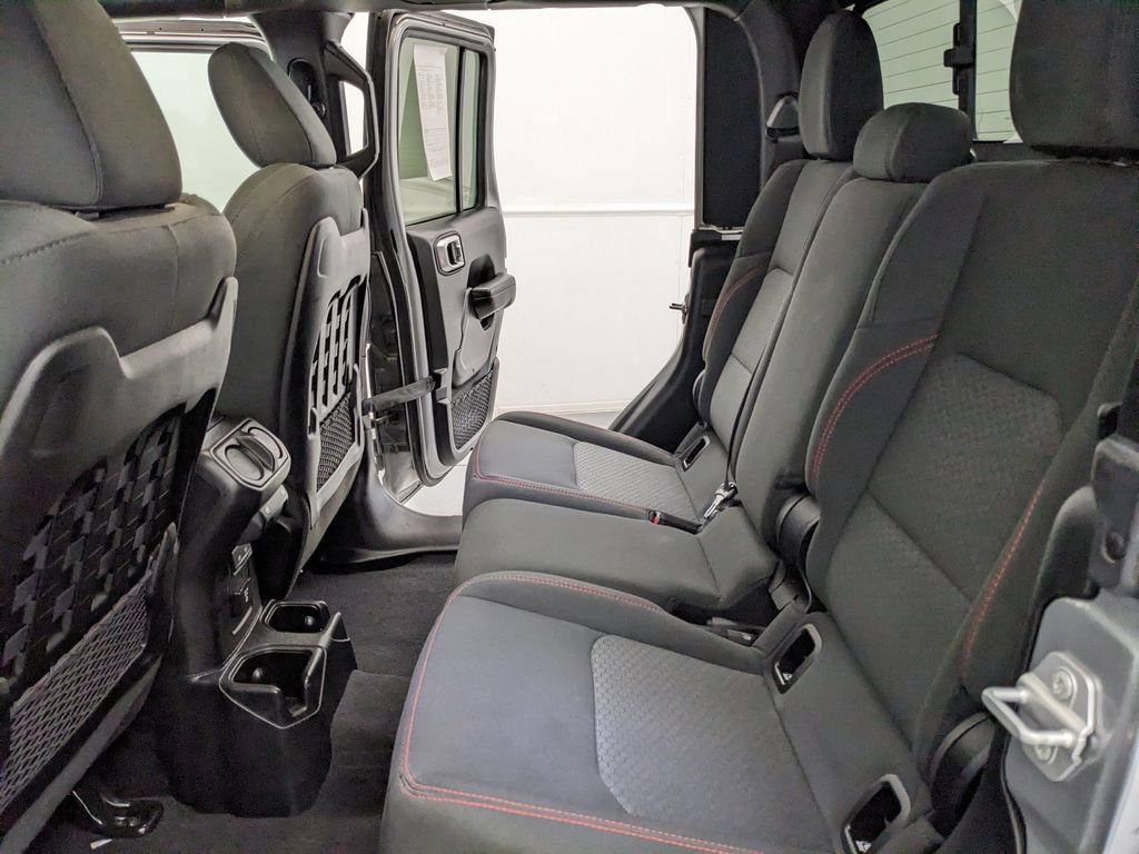 Used 2021 Jeep Gladiator Rubicon AWD/4WD image 17